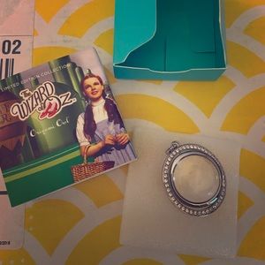 Origami owl wizard of oz spinning locket NIB